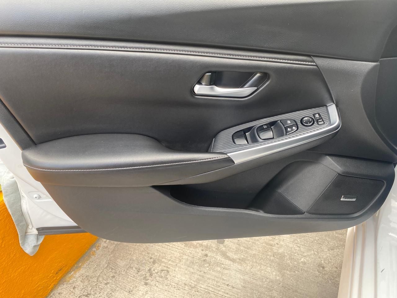 2024 Nissan SENTRA 4P SR BI-TONO L42.0 AUT