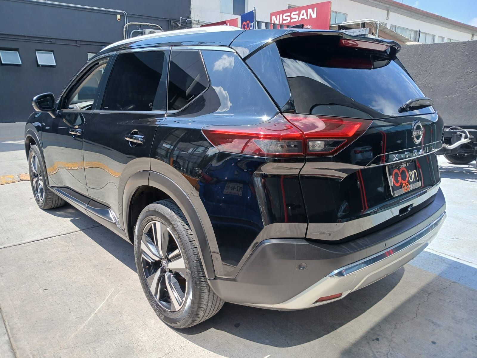2023 Nissan X-TRAIL PLATINUM 2 FILAS