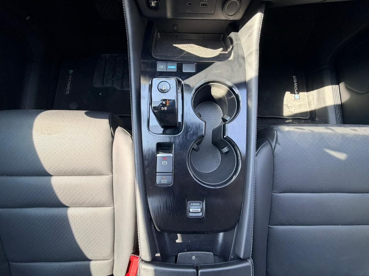 2025 Nissan X-TRAIL 5P PLATINUM E.POWER HEV L31.5 AUT