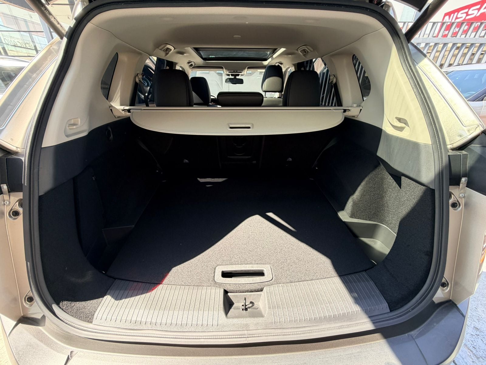 2025 Nissan X-TRAIL 5P PLATINUM E.POWER HEV L31.5 AUT