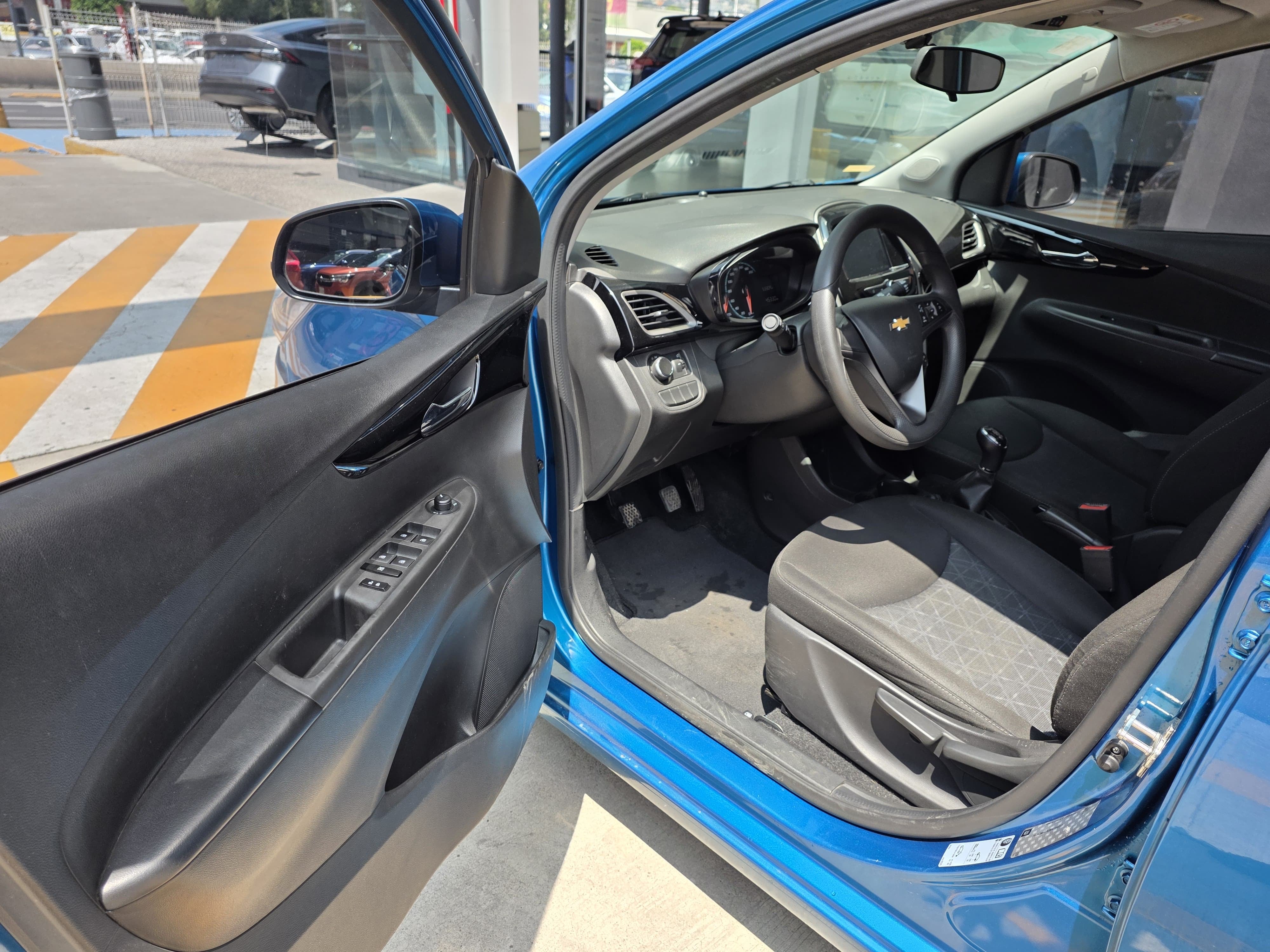 2021 Chevrolet SPARK 5 PTS HB LT 14L TM5 AAC R-14