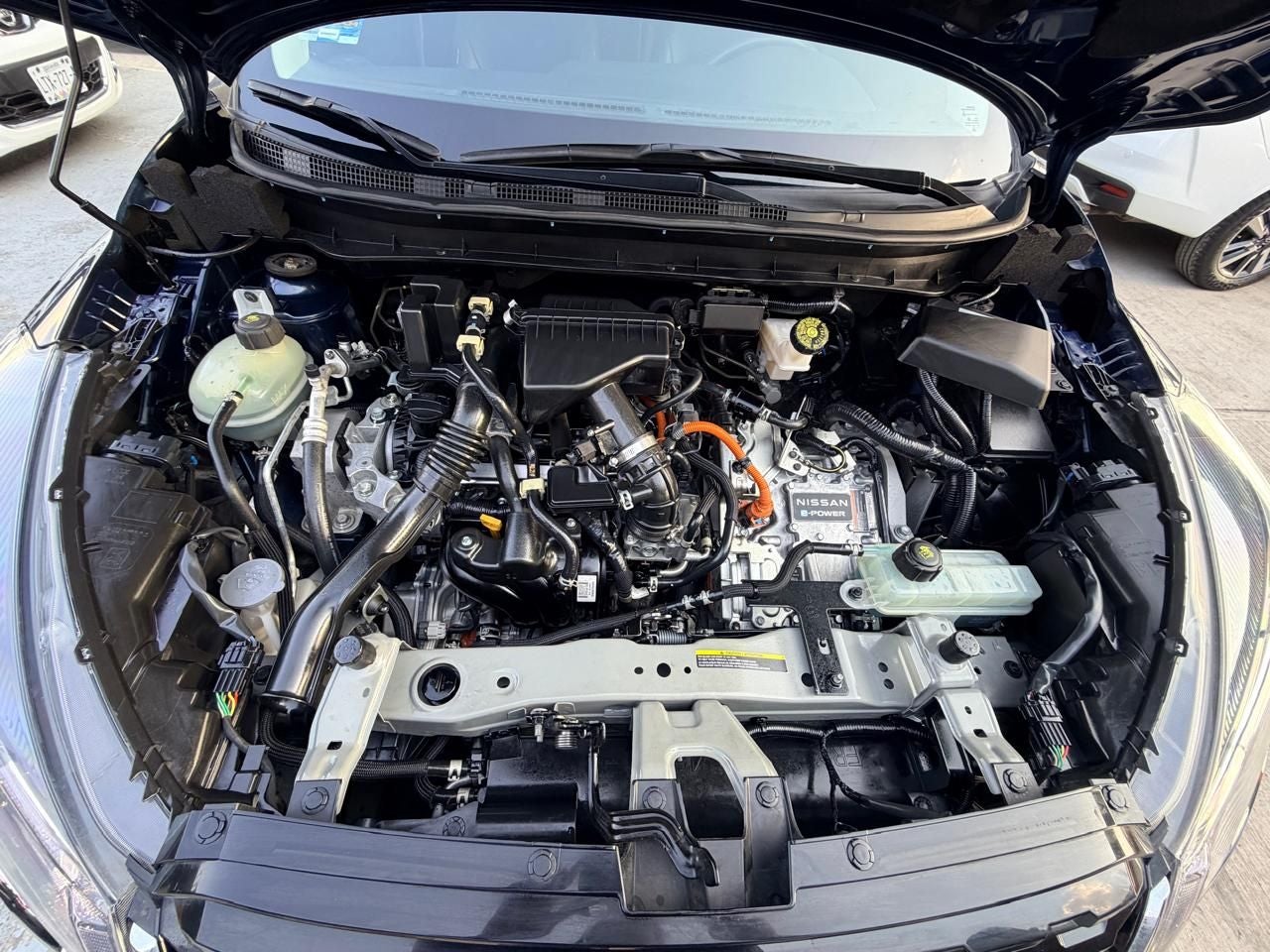 2023 Nissan KICKS 5 PTS E-POWER PLATINUM ELECTA PIEL ADAS RA-17