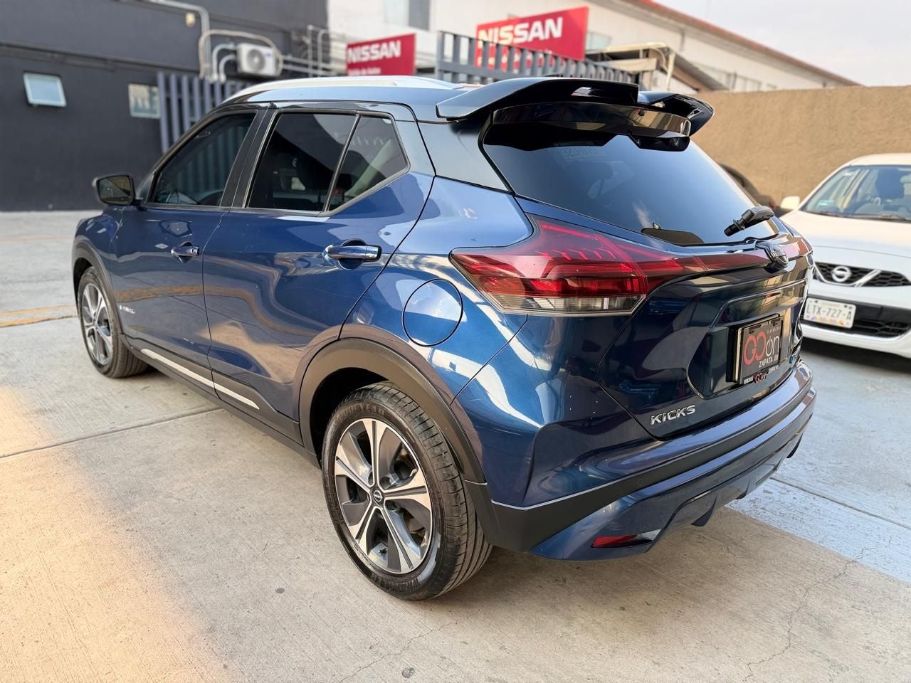 2023 Nissan KICKS 5 PTS E-POWER PLATINUM ELECTA PIEL ADAS RA-17