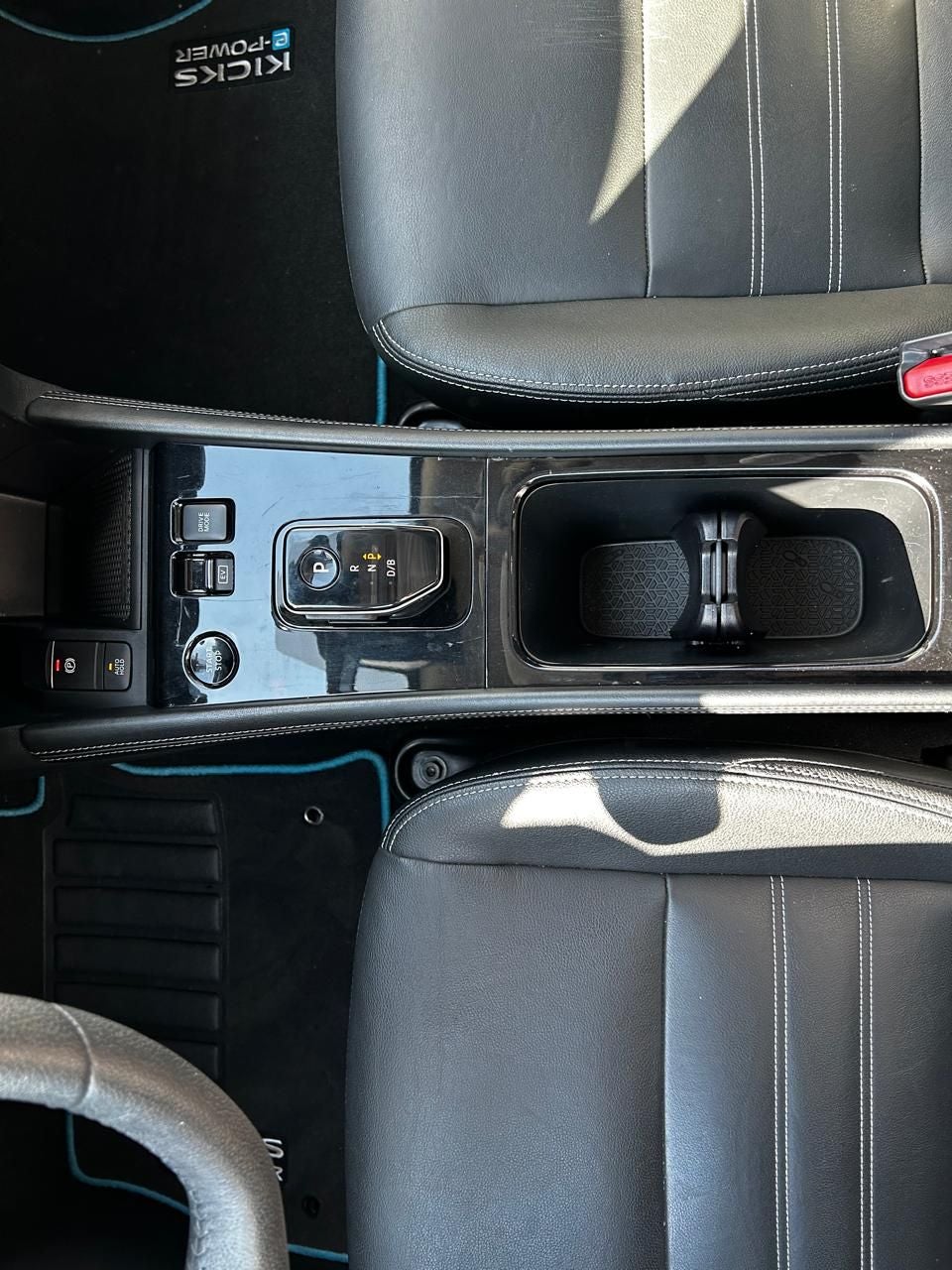 2023 Nissan KICKS 5 PTS E-POWER PLATINUM ELECTA PIEL ADAS RA-17