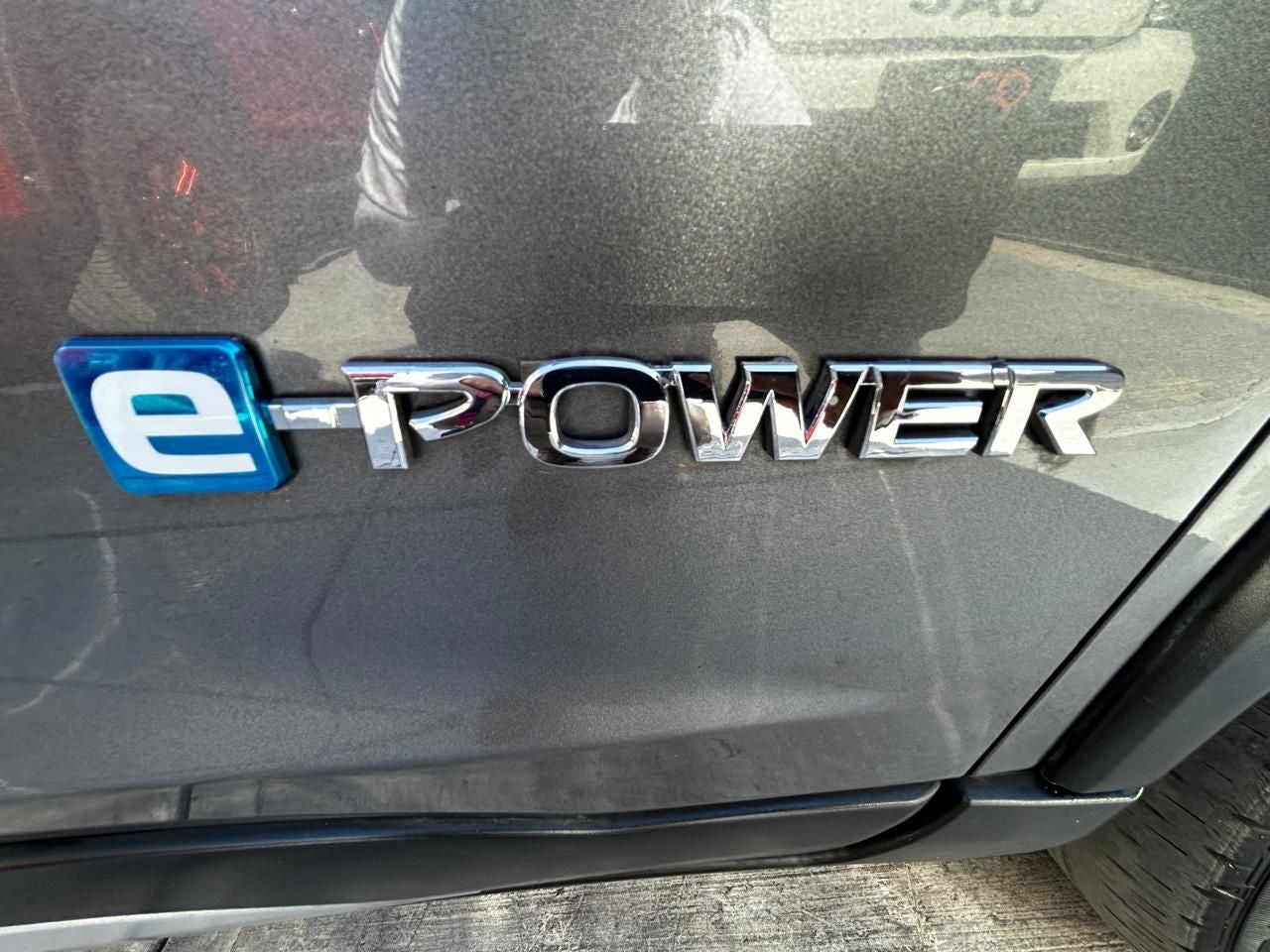 2023 Nissan KICKS 5 PTS E-POWER PLATINUM ELECTA PIEL ADAS RA-17